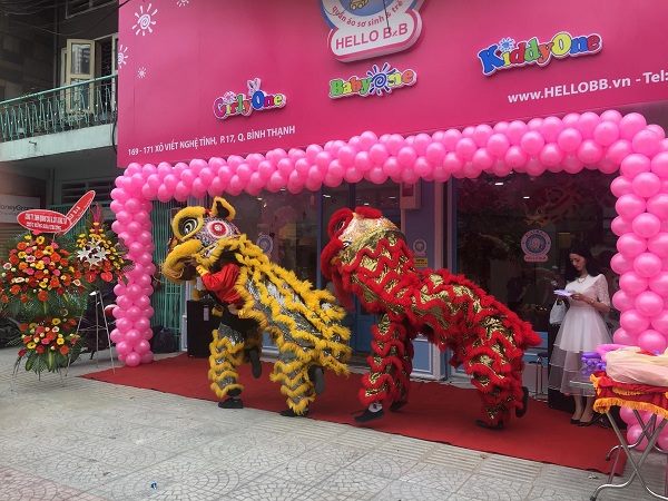 Tổ chức lễ khai trương cửa hàng thời trang trẻ em B & B