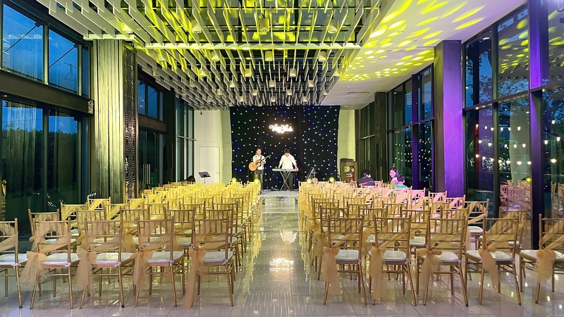 Ánh sáng tạo điểm nhấn cho các tiết mục biểu diễn trong chương trình 20/10 sai-gon-light-event-hieu-ung-anh-sang-acoustic-07.jpg