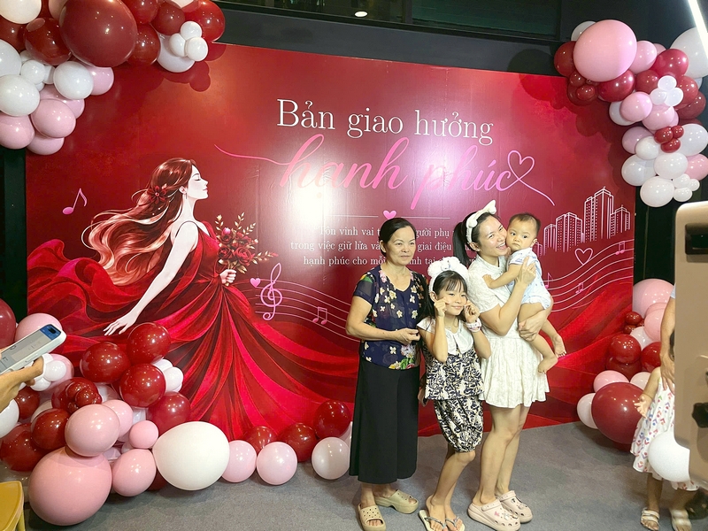 Photobooth là khu vực ghi lại những khoảnh khắc của cư dân trong chương trình sai-gon-light-event-photobooth-chung-cu-vista-verde-09.jpg