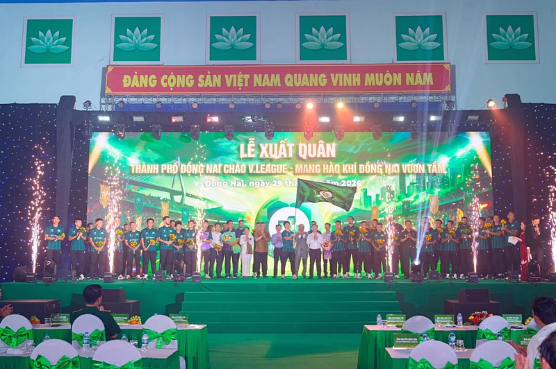 sai-gon-light-event-tren-bao-dong-nai-02.jpg