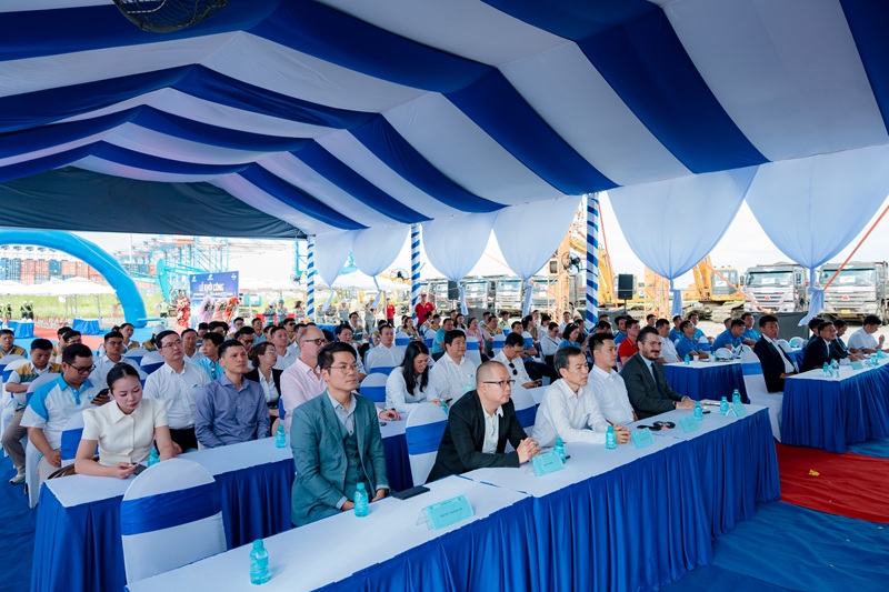 Nhà bạt sự kiện giúp không gian lễ khởi công gọn gàng, che chắn tốt và phù hợp điều kiện tổ chức ngoài trời 6-gan-200-khach-tham-du-le-khoi-cong-cang-gemalink.jpg