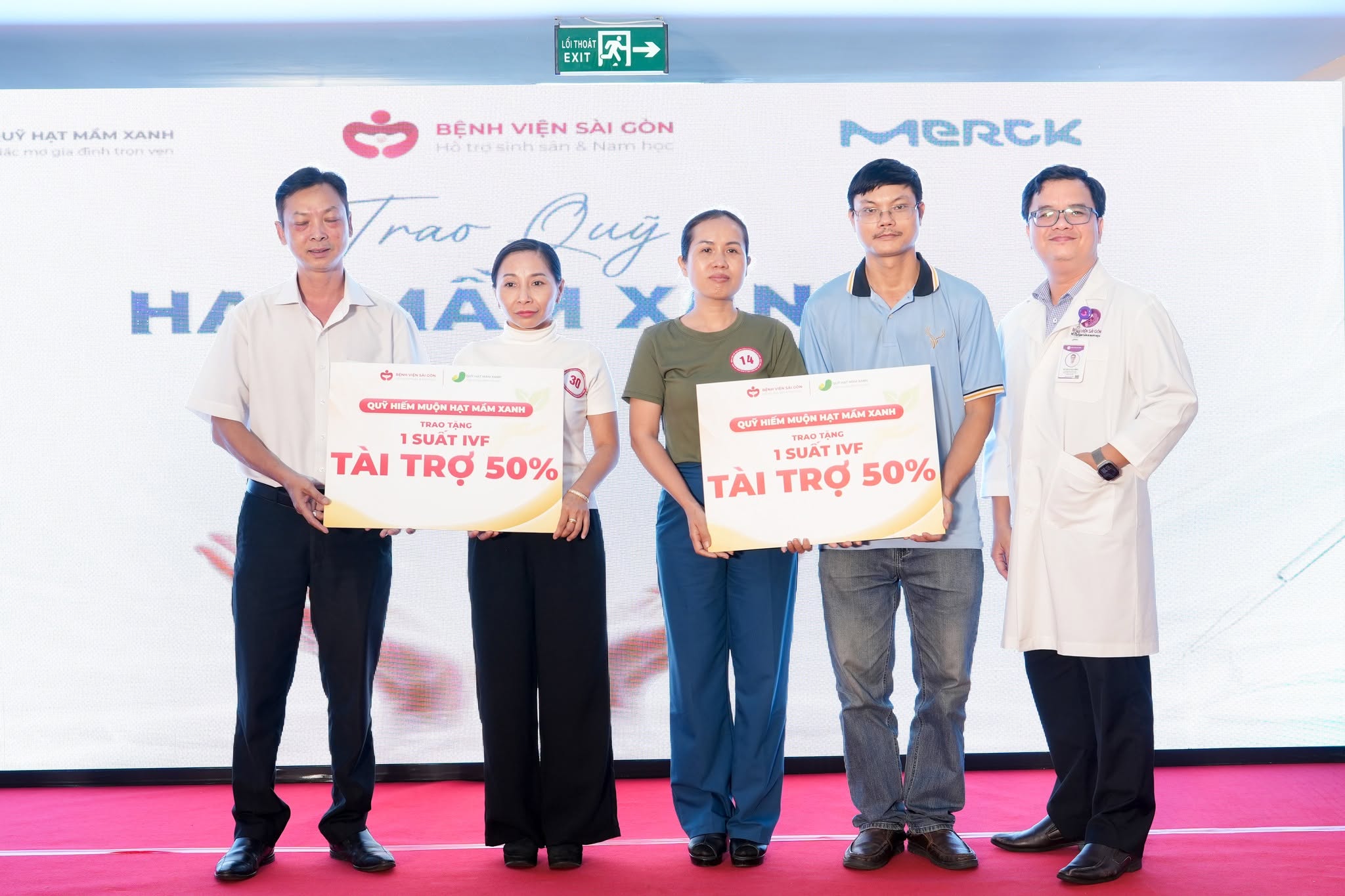 Màn hình LED hiển thị chủ đề tọa đàm y khoa về IVF sai-gon-light-event-hoang-quan-event-solutions-benh-vien-sai-gon-15_3.jpg