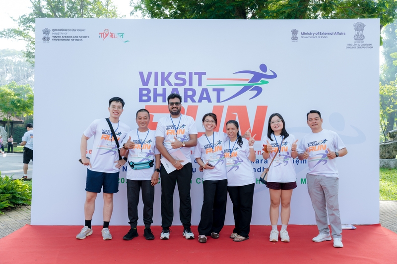 Những bức ảnh tập thể góp phần lưu giữ tinh thần gắn kết của chương trình. giao-luu-tap-the-viksit-bharat-run-tphcm.jpg