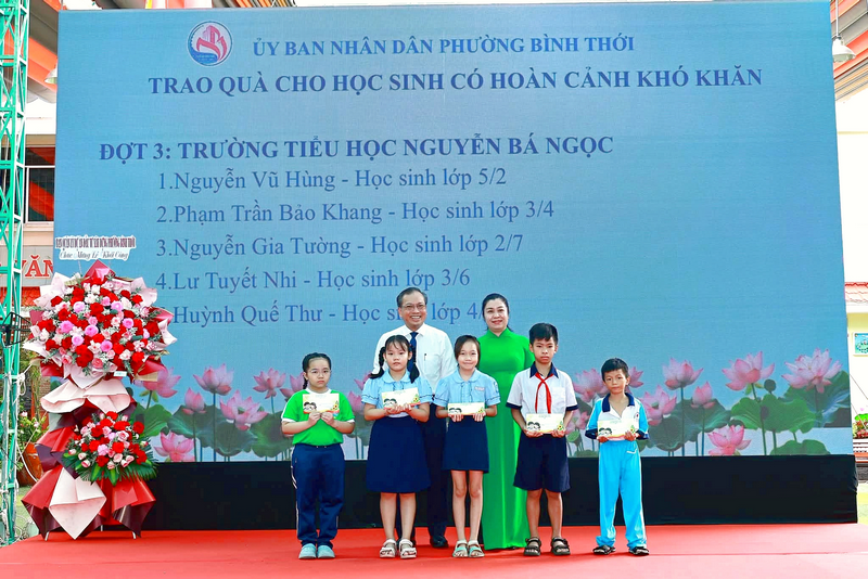 le-khoi-cong-sua-chua-cai-tao-truong-hoc-phuong-binh-thoi.png