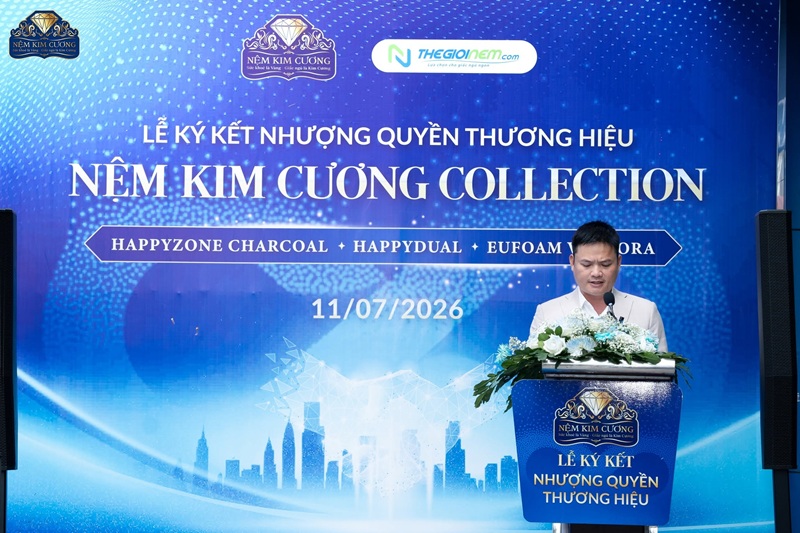 Backdrop lễ ký kết giúp thể hiện rõ tên chương trình và tăng nhận diện thương hiệu trong hình ảnh truyền thông backdrop-le-ky-ket-nhuong-quyen-thuong-hieu-05.jpg