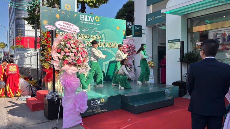 bidvvovanngan/khai-truong-phong-giao-dich-bidv-vo-van-ngan_1.jpg