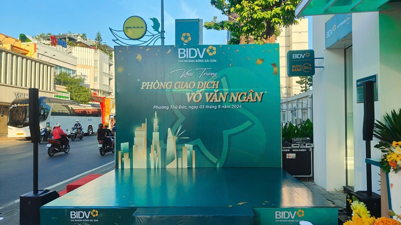 khai-truong-phong-giao-dich-bidv-vo-van-ngan_2