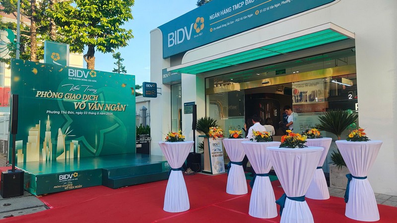 khai-truong-phong-giao-dich-bidv-vo-van-ngan_8