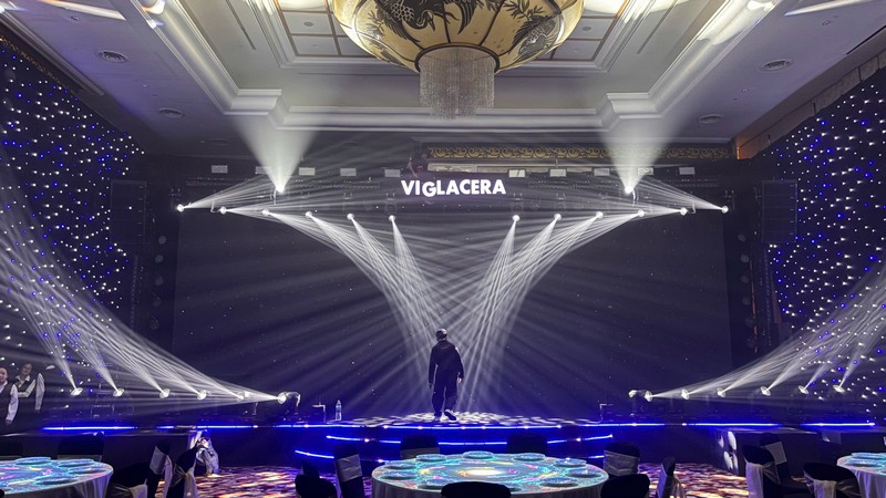 Kỹ thuật kiểm tra hệ thống âm thanh ánh sáng trước khi sự kiện diễn ra sai-gon-light-event-to-chuc-tron-goi-su-kien-chuyen-nghiep