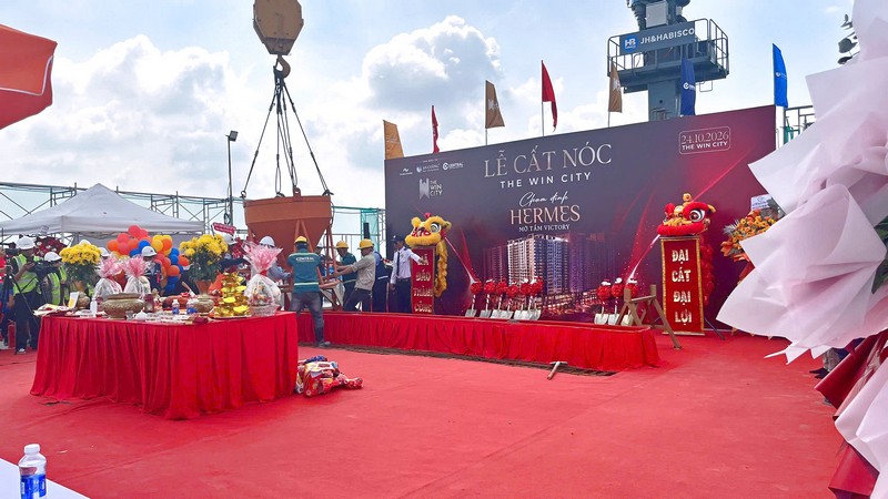 Sân khấu kết hợp backdrop lễ cất nóc The Win City – Victory Hermes. ban-le-va-san-khau-nghi-thuc-cat-noc-the-win-city.jpg_9.jpg