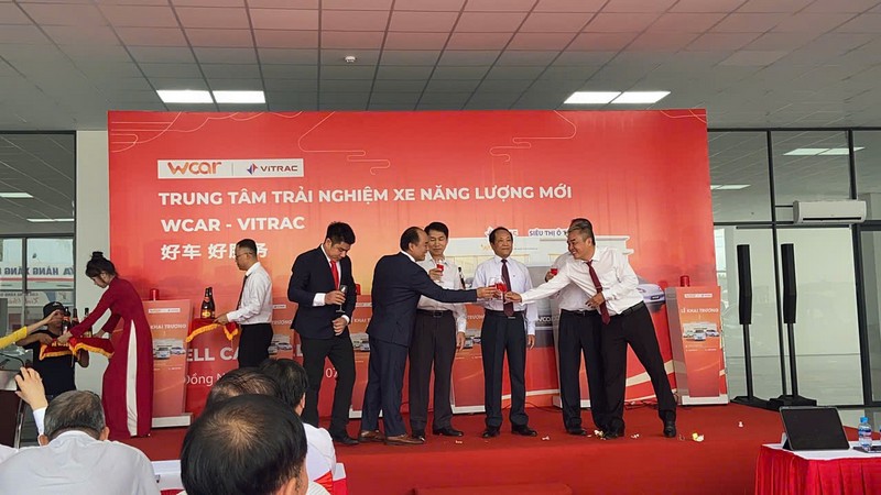 Các hạng mục được triển khai đồng bộ, mang đến không gian chuyên nghiệp và ấn tượng cho khách mời. sai-gon-light-event-to-chuc-tron-goi-le-khai-truong-sieu-thi-oto-tai-dong-nai_3