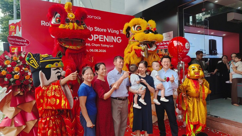Trao quà check-in tại lễ khai trương Roborock roborock/khai-truong-roborock-flagship-store-vung-tau-2026_6