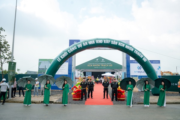 to-chuc-le-khoi-cong-nha-kho-xay-san-tai-nhon-trach
