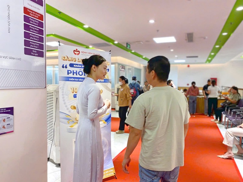 Bố cục nội dung LED phù hợp với sân khấu tọa đàm /sai-gon-light-event-cung-cap-thiet-bi-toa-dam-y-khoa_5.jpg