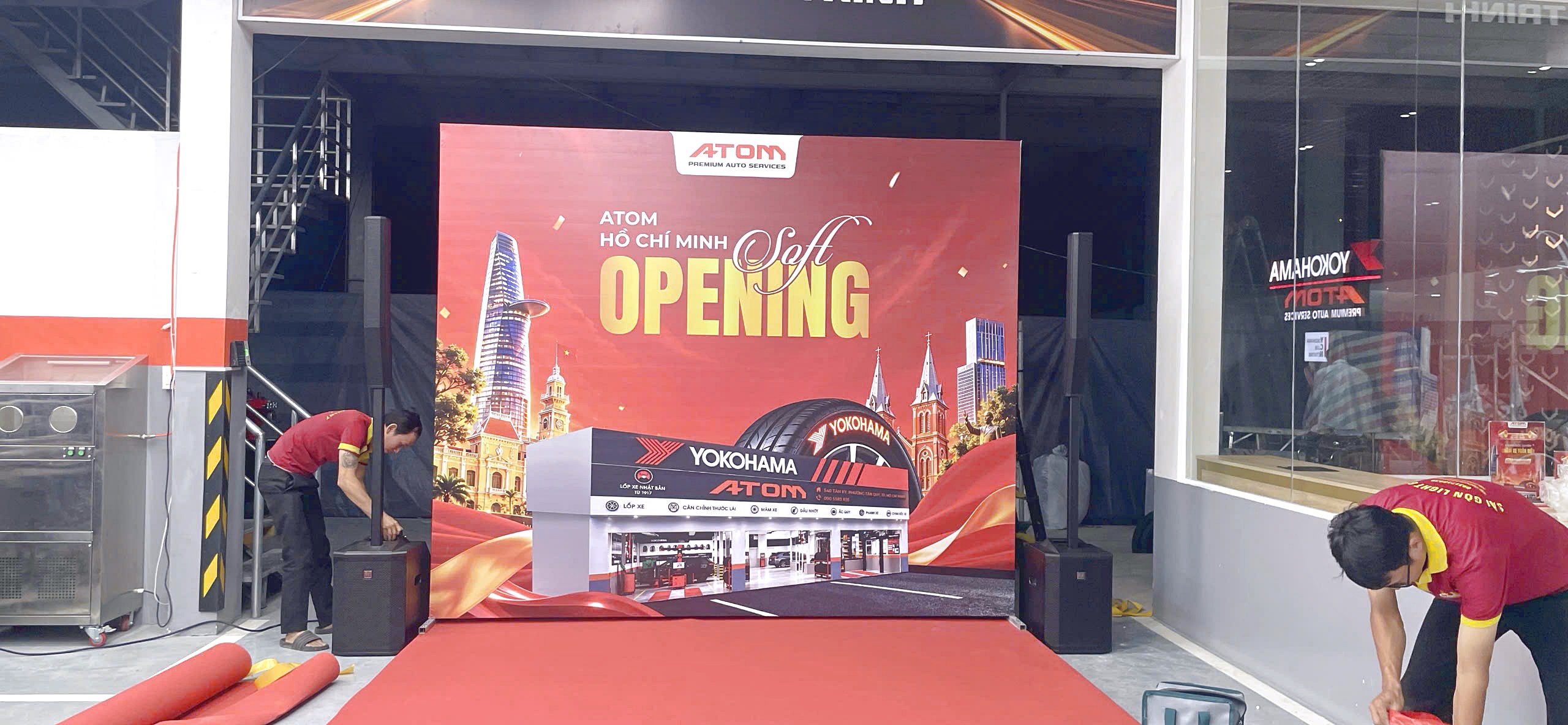 Backdrop Soft Opening ATOM Hồ Chí Minh tại khu vực sân khấu chương trình. sai-gon-light-event-cung-cap-thiet-bi-khai-truong-atom-ho-chi-minh_27.jpg