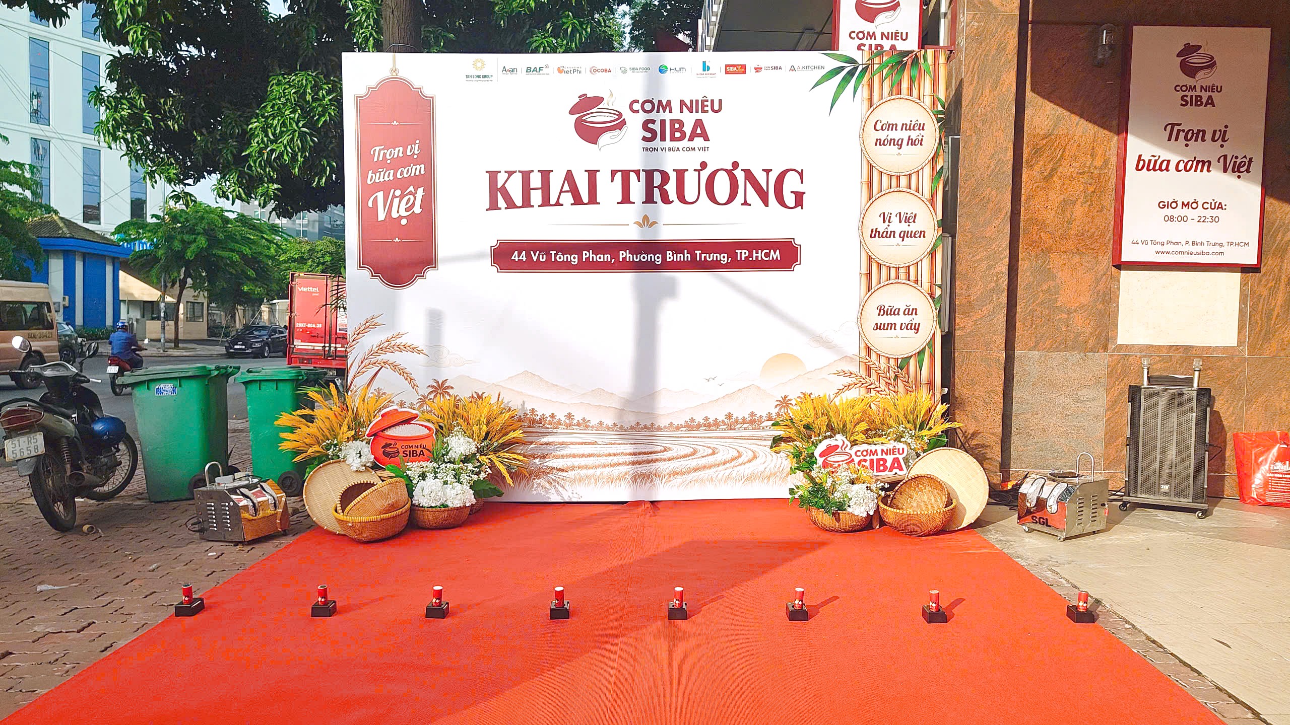 sai-gon-light-event-cung-cap-thiet-bi-khai-truong-nha-hang_6.jpg