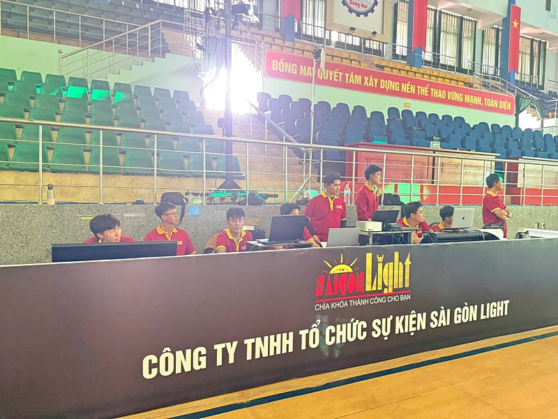Đội ngũ vận hành kỹ thuật Lễ xuất quân Trường Tươi Đồng Nai truongtuoi/sai-gon-light-event-setup-thiet-bi-le-xuat-quan-truong-tuoi-dong-nai_90.jpg