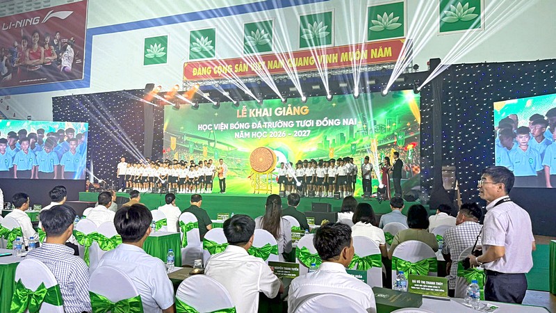 truongtuoi/sai-gon-light-event-to-chuc-le-xuat-quan-clb-truong-tuoi-dong-nai-vleague-2026-2027_43.jpg