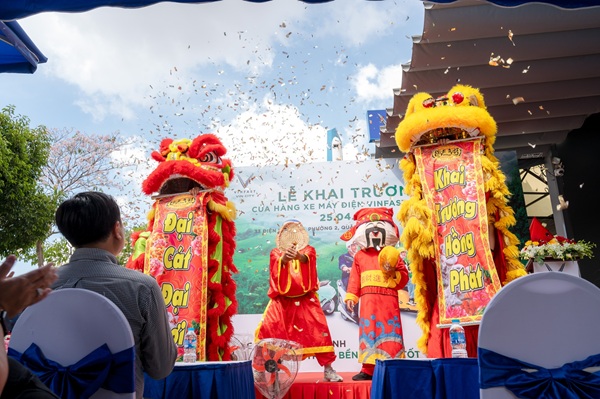 Người lần đầu làm chủ mới mở cửa hàng cần biết gì khi tổ chức lễ khai trương?