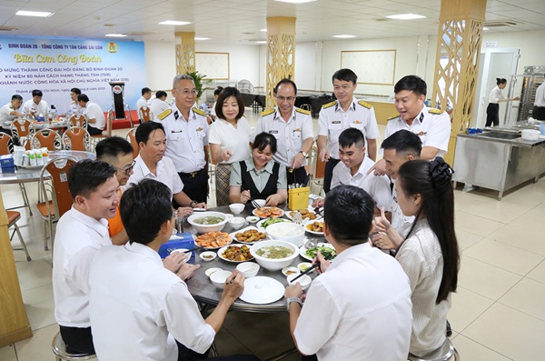 Cung cấp thiết bị sự kiện tại “Bữa cơm Công đoàn” của Binh đoàn 20 Tân cảng Sài Gòn