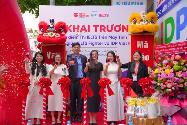 Lễ Khai Trương Địa Điểm Thi IELTS Trên Máy Tính