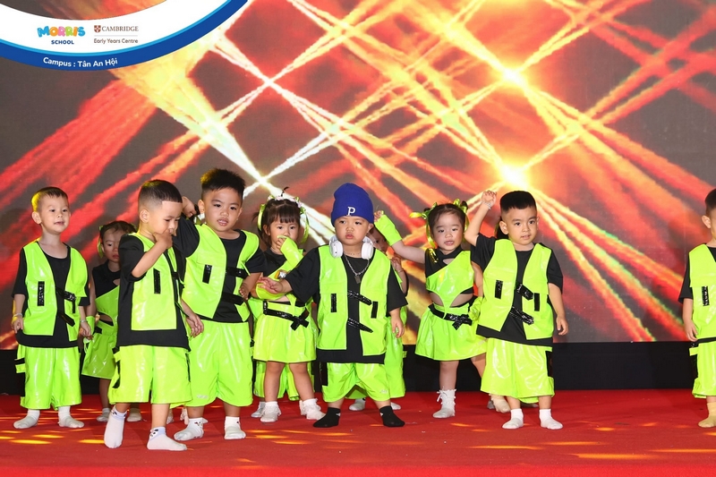 Sài Gòn Light Event Đồng Hành Setup Sự Kiện Lễ Tốt Nghiệp Và Biểu Diễn Âm Nhạc Tại Morris School