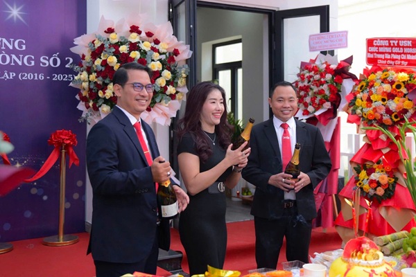 Gold Horse kỷ niệm 9 năm và Khai trương Văn phòng Chi nhánh số 2  Gold Horse kỷ niệm 9 năm và Khai trương Văn phòng Chi nhánh số 2