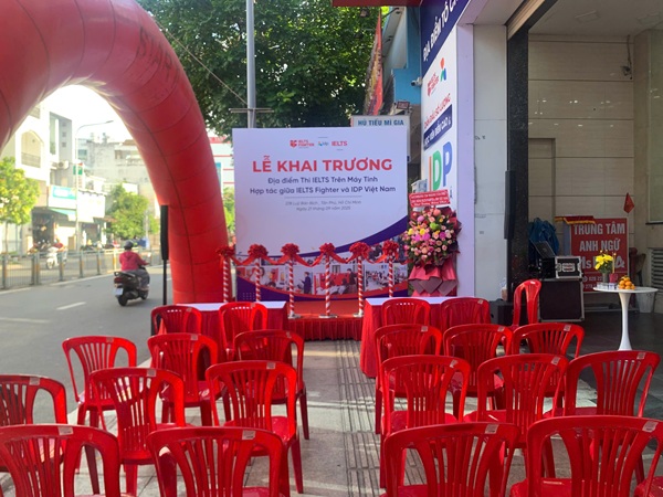 Lễ Khai Trương Địa Điểm Thi IELTS Trên Máy Tính Lễ Khai Trương Địa Điểm Thi IELTS Trên Máy Tính