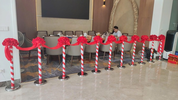 Cắt băng khai trương tiết kiệm hơn 10 lần với mô hình sử dụng trụ cắt băng 