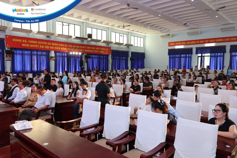 Không gian sự kiện trường học được setup chỉn chu, phù hợp với chương trình tốt nghiệp và biểu diễn âm nhạc 10_le-tot-nghiep-bieu-dien-am-nhac-morris-school-2026.jpg