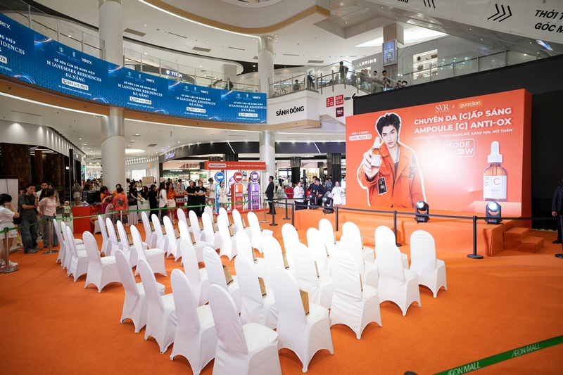 Fanzone là khu vực quan trọng giúp người hâm mộ theo dõi phần giao lưu và tương tác cùng nghệ sĩ anh-sang-san-khau-meet-greet-svr-guardian-aeon-tan-phu-08.jpg